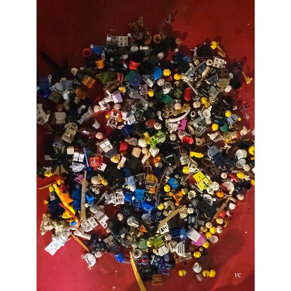 LEGO Minifigure Lot Parts Heads Legs Accessories Mixed Bulk Pieces - Picture 6 of 6